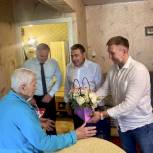 В Волгограде партийцы поздравили ветерана Великой Отечественной войны Антонину Федоровну Веремеенко со 100-летием