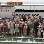 «Единая Россия» организовала экскурсию по Волгограду для детей из Донбасса