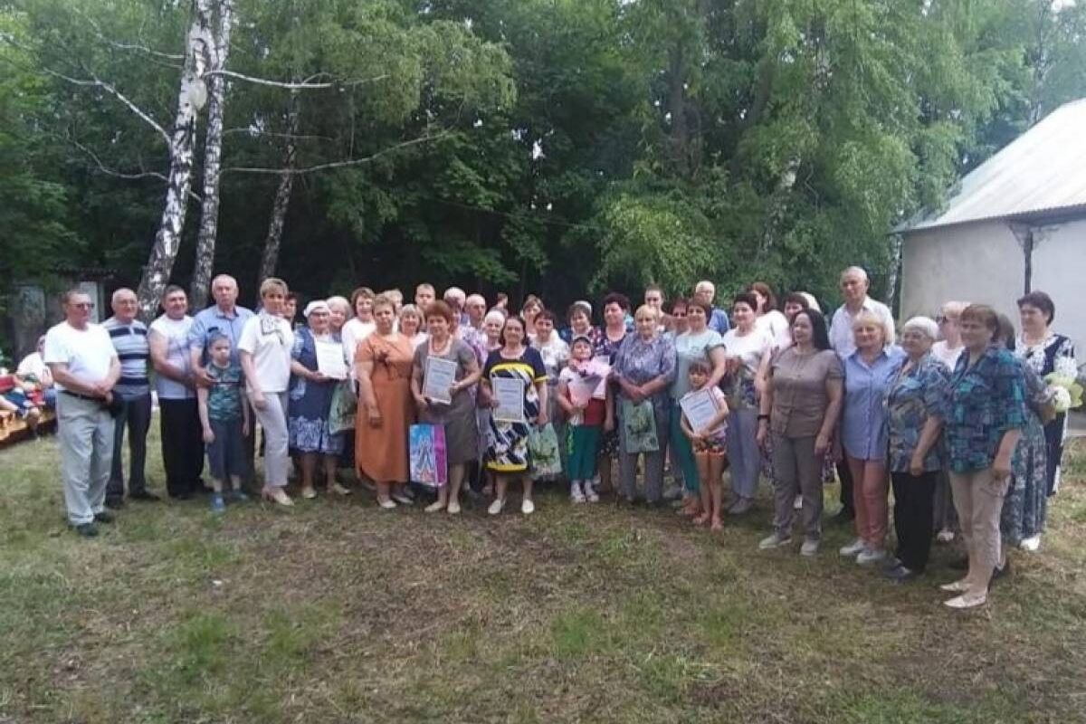 Сел встречи. Люди из деревни. Милославский район п Центральный. Встреча односельчан в деревне. С Архангельское Рязанская обл Милославский район.