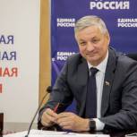 С просьбой помочь организовать парковку у 38-ой школы Череповца к Андрею Луценко обратились родители