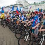 В Ижевске прошли митинг-концерт «Zа Россию» и велопробег «VелоZаезд», посвящённый всемирному Дню велосипеда