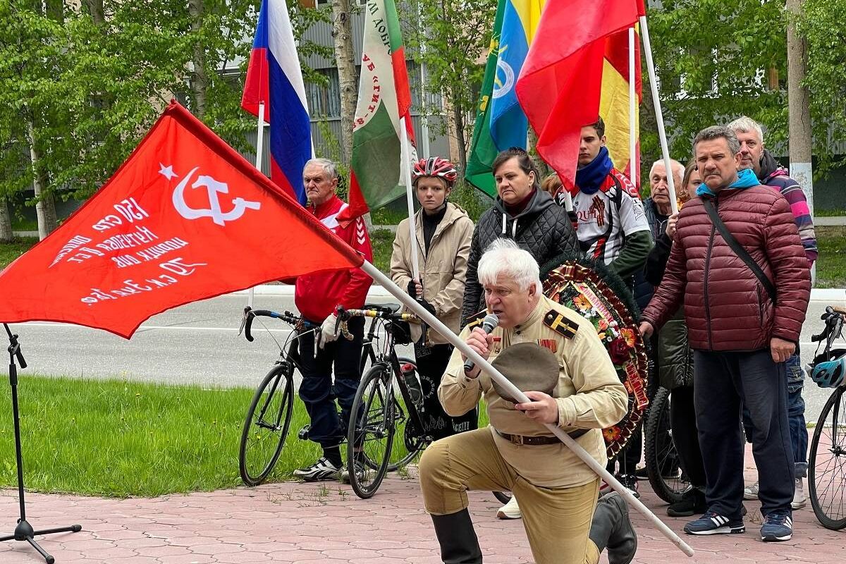 В Полярных Зорях прошла встреча с участниками военно-патриотического проекта авто-веломарш «Спасибо за Победу!»