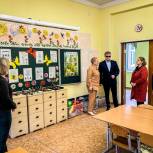 В Шаховской депутат Мособлдумы Владимир Вшивцев проверил работу трудового и детского лагерей на базе Серединской школы