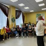 Единороссы и молодогвардейцы Сергиева Посада навестили участников клуба «Активное долголетие» в Пересвете
