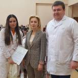 «Единая Россия» поздравляет медработников в регионах