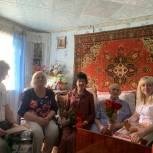 Активист «Единой России» поздравил труженика тыла с 95-летием
