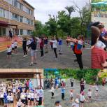 Во Владивостоке активисты «Единой России» организовали праздник для детей из социально-реабилитационного центра