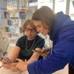«Единая Россия» проводит для пожилых воронежцев занятия по цифровой грамотности в рамках проекта «Смартфон не просто телефон»