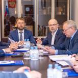 Депутаты фракции «Единая Россия» обсудили повестку предстоящего заседания областной думы