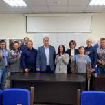 Партийные билеты вручили 18 новым членам «Единой России» в Ангарске