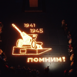 В Димитровграде воссоздали образ памятника «Пушка» из 2 тысяч свечей