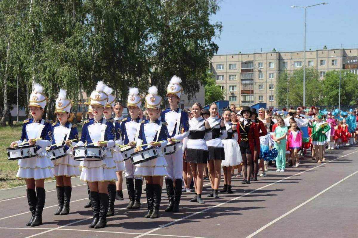 В Еманжелинском районе прошел четвертый фестиваль-конкурс среди барабанщиц и мажореток «Олимп Урала»