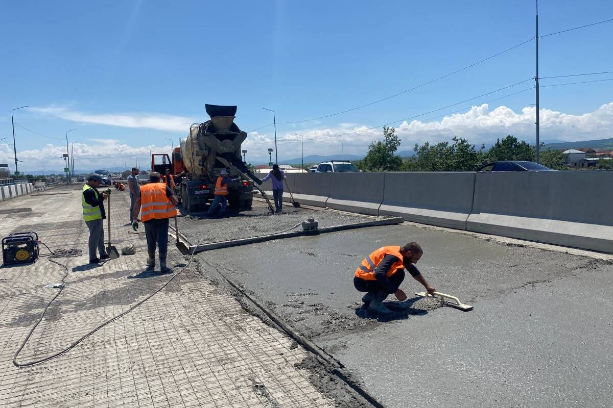 Продолжается ремонт моста и путепровода в г.о. Баксан