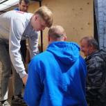 «Единая Россия» продолжает организовывать сбор гуманитарной помощи