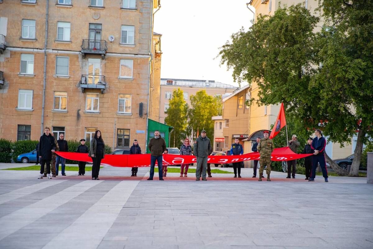 Сегодня в 4 утра на обновленной площади Мира у Вечного огня состоялась  акция «Свеча памяти» | 22.06.2023 | Архангельск - БезФормата