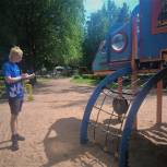 «Партийный десант» продолжает мониторинг безопасности на детских площадках