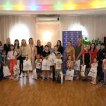Тракторозаводские партийцы поздравили семьи участников СВО с приближающимся Днем семьи, любви и верности