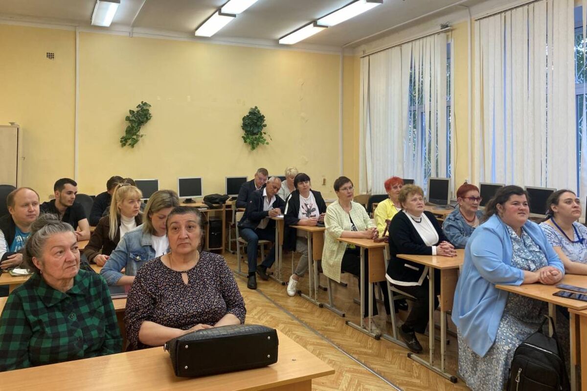 Шахматные столы и детские площадки хотят видеть нижегородцы при благоустройстве территории у метромоста