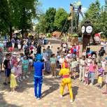 Для детей участников СВО «Единая Россия» организовала праздник в Парке культуры и отдыха