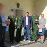 Алексей Саклаков поздравил сотрудников военного госпиталя с Днём медицинского работника