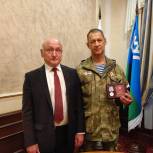 В Белоярском активист «Единой России» Андрей Шутов получил медаль «За отвагу»
