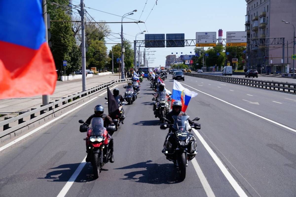 В День России единороссы юго-востока Москвы организовали авто-мотопробег