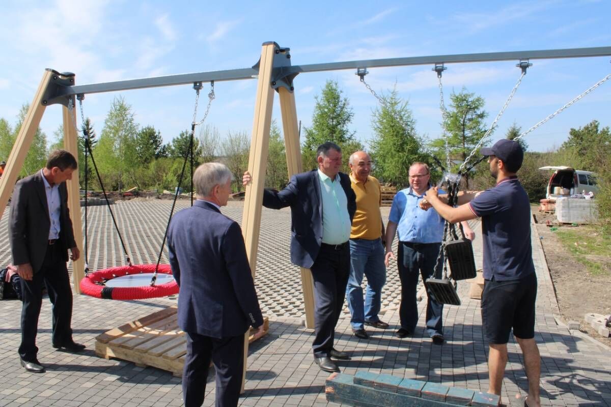 Единороссы Пировского района провели партийный десант в Центральном парке