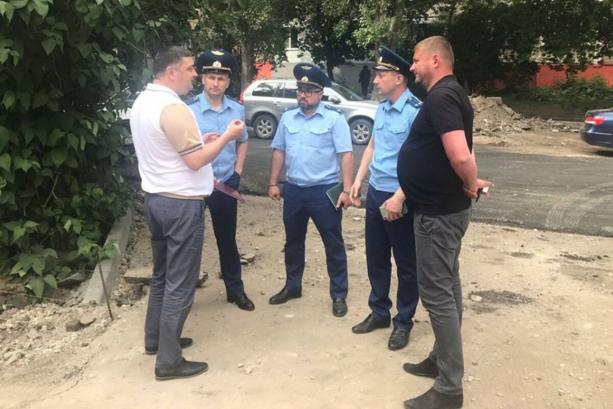 Евгений Ковалев проконтролировал дорожный ремонт и организацию безбарьерной среды для маломобильных граждан