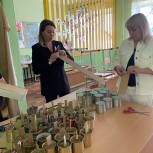 Активистки «Женского движения Единой России» Алапаевского района изготовили окопные свечи