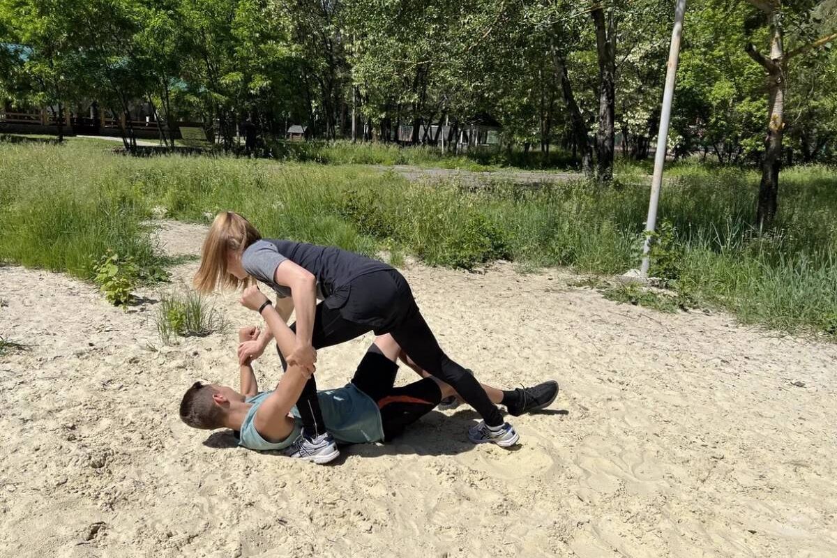 Тамбовские молодогвардейцы организовали «Зарядку со звездой» для детей, проживающих в пункте временного размещения