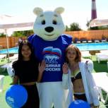 В Астрахани депутаты «Единой России» организовали для сельских школьников поездку в аквапарк