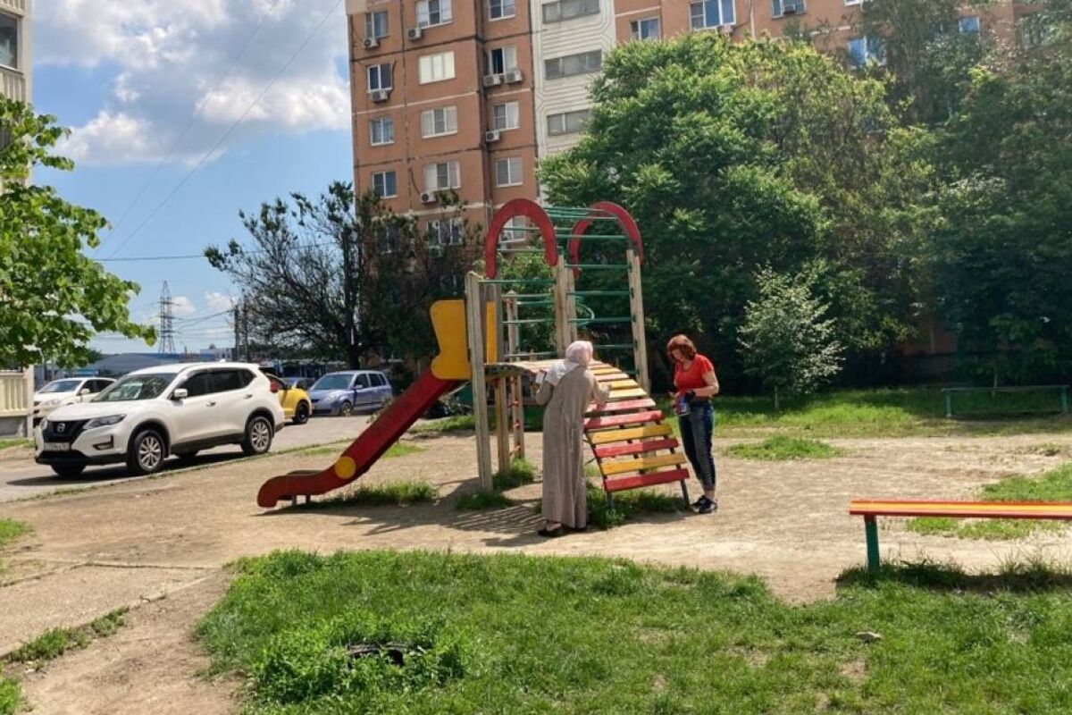 Депутат Виктор Чигвинцев помог организовать субботник в Первомайском районе Ростова