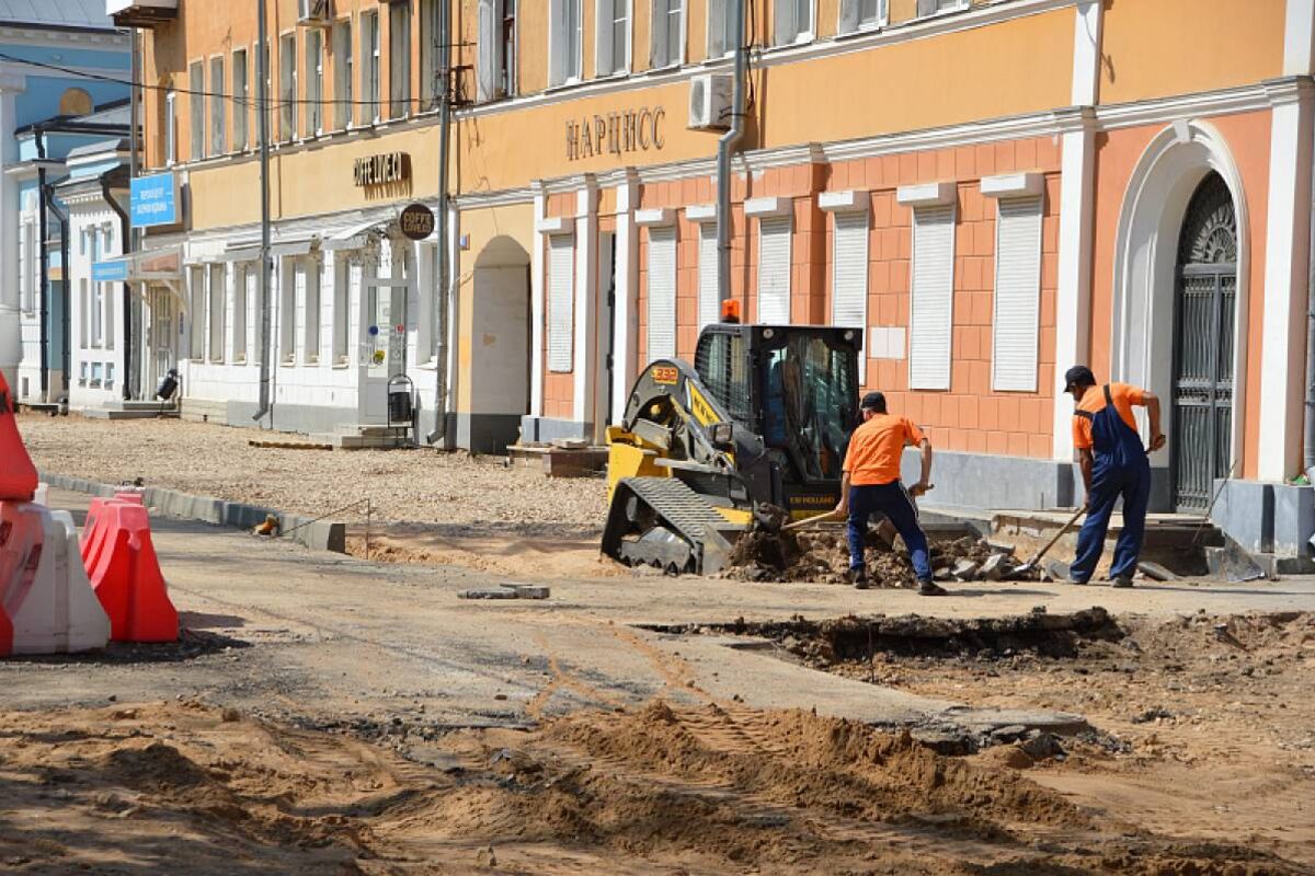 В Твери продолжается ремонт дорог и тротуаров | 15.06.2023 | Тверь -  БезФормата