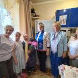 В Чучковском районе долгожительница принимает поздравление