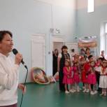 Гиляна Аюшева поздравила дошкольников с Днем защиты детей