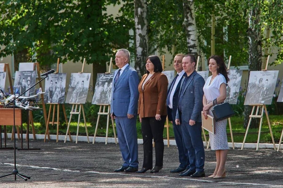 Депутат Ирина Жукова поздравила с окончанием учебного года выпускников казачьего кадетского корпуса в Шахтах