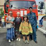 Пожарно-спасательный отряд поздравил детей школы № 68 им Е. Н. Родионова