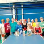 Для «серебряных» волонтеров Октябрьского района провели мастер-класс по настольному теннису
