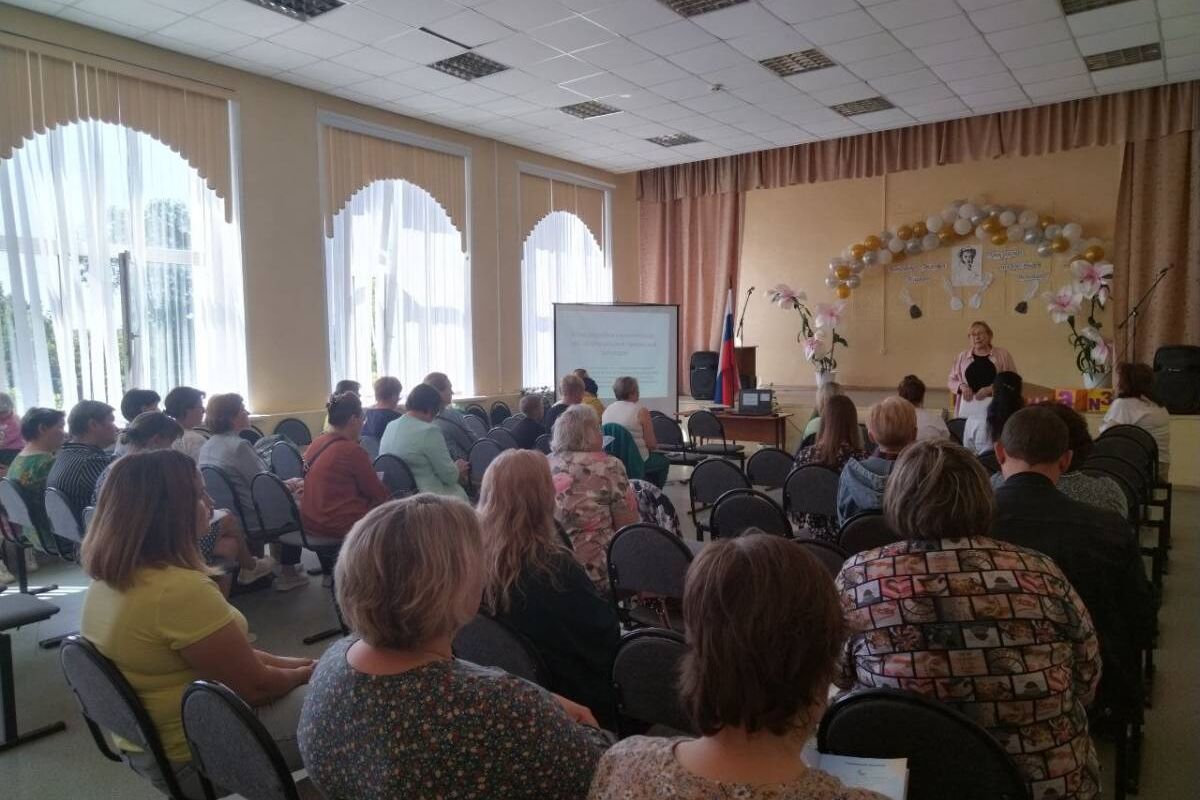 При поддержке партпроекта «Женское движение» в районах Кировской области продолжает работу «Служба психолого-педагогической помощи семьям мобилизованных граждан и участников СВО»