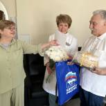 Заслуженного работника здравоохранения РФ Юрия Борисова партийцы поздравили в День медработника в Видном