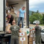 Продукты, одежда, предметы первой необходимости: «Единая Россия» направила гуманитарную помощь жителям Белгородской области