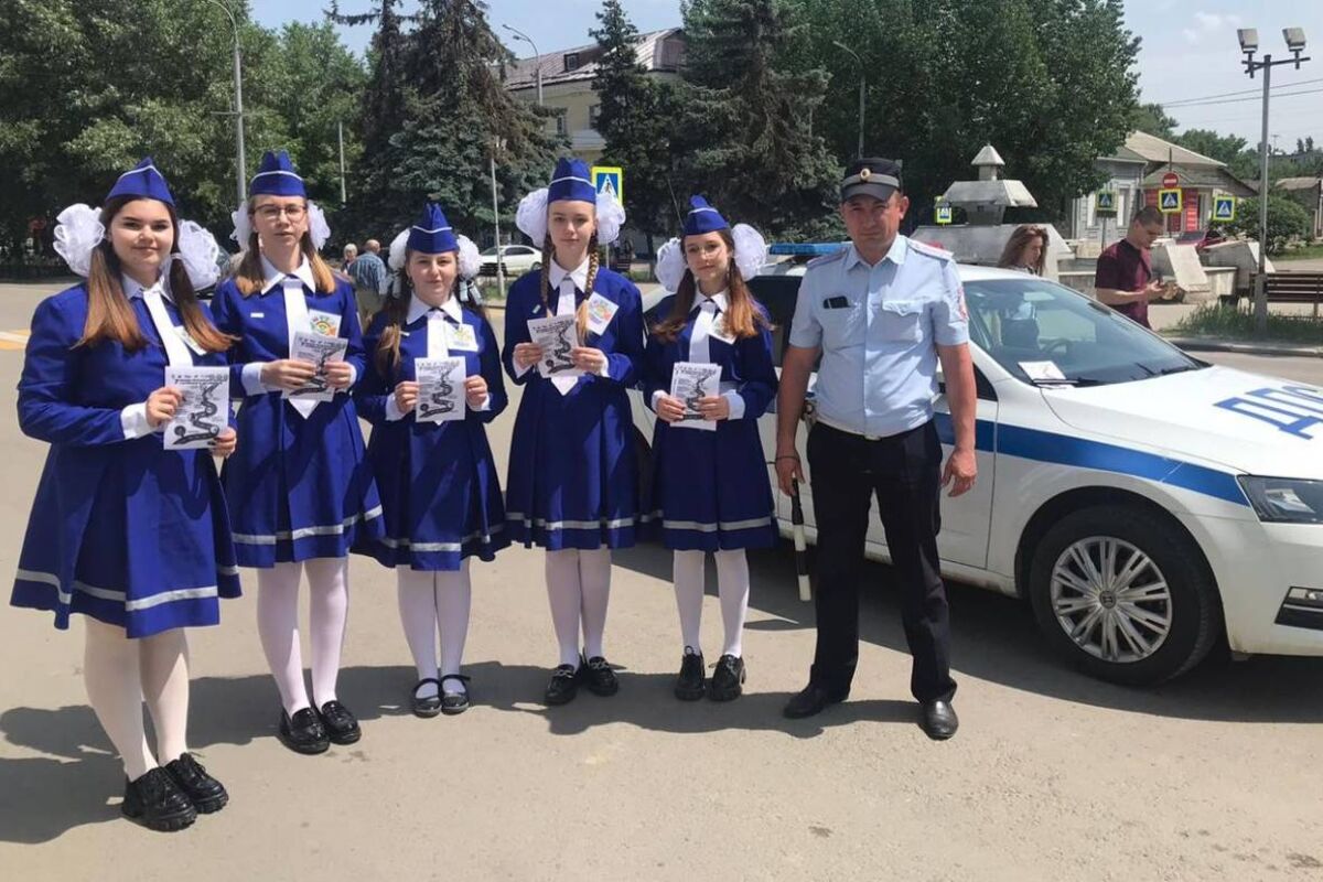 Юные инспекторы движения в Ростовской области провели акцию «Безопасный пассажир»