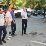 Партийцы проверили ход работ на объектах благоустройства в Советском районе