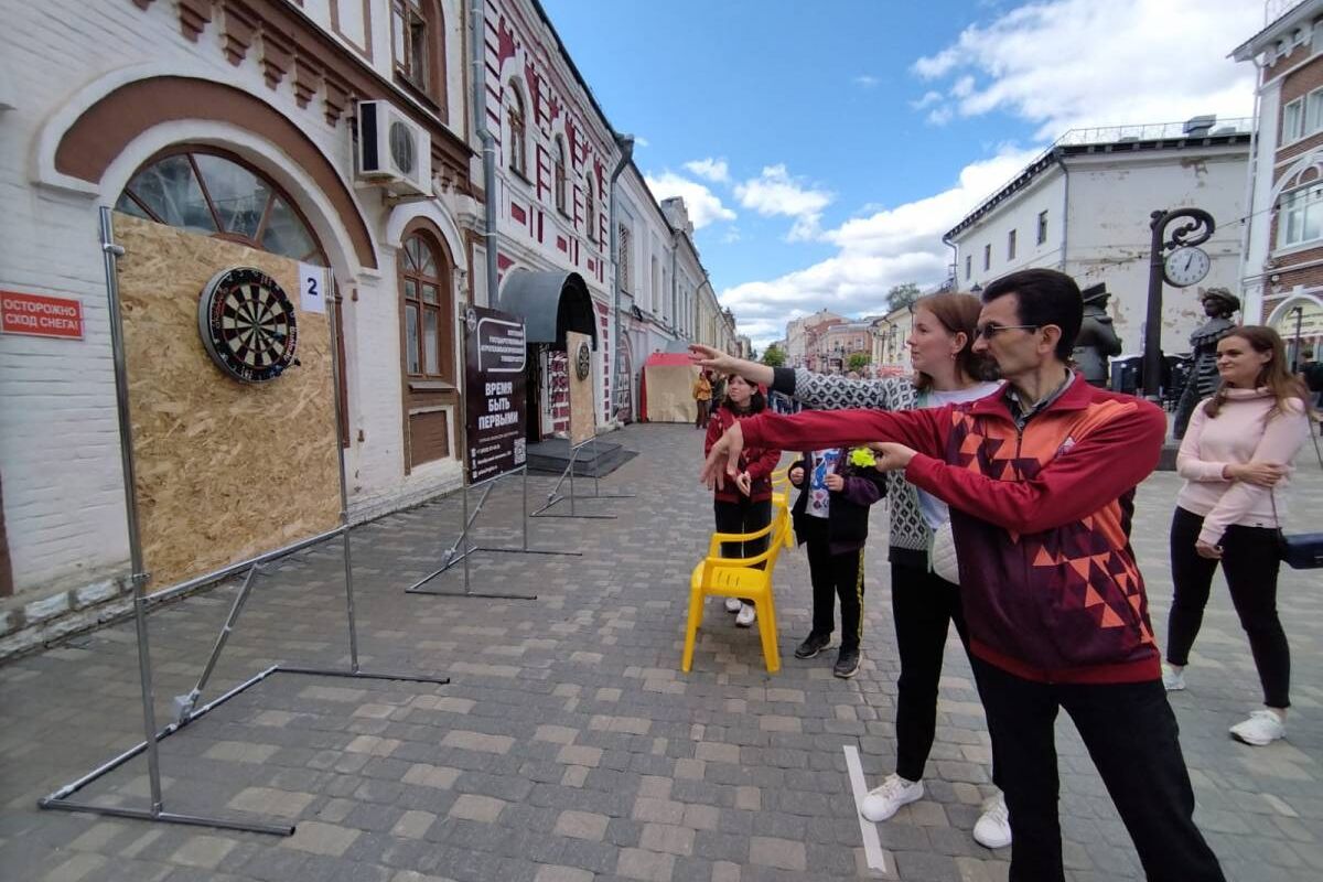 Кировчан научили правильно играть в дартс