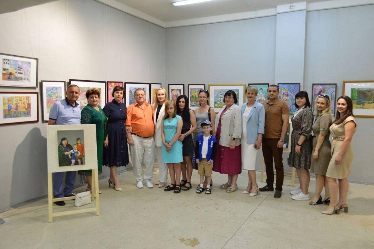 При поддержке «Единой России» в Михайловке открылась  фотовыставка «Жены Героев»
