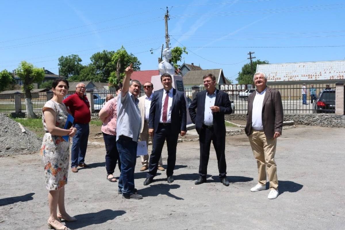 Заур Геккиев проинспектировал ход ремонтных работ в Терском районе