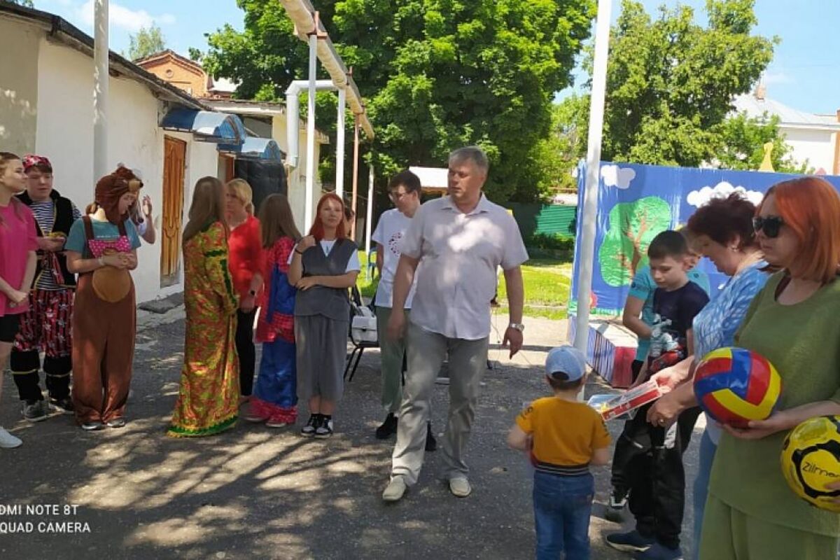 Алексей Марьин посетил отделение социального приюта в Сердобске