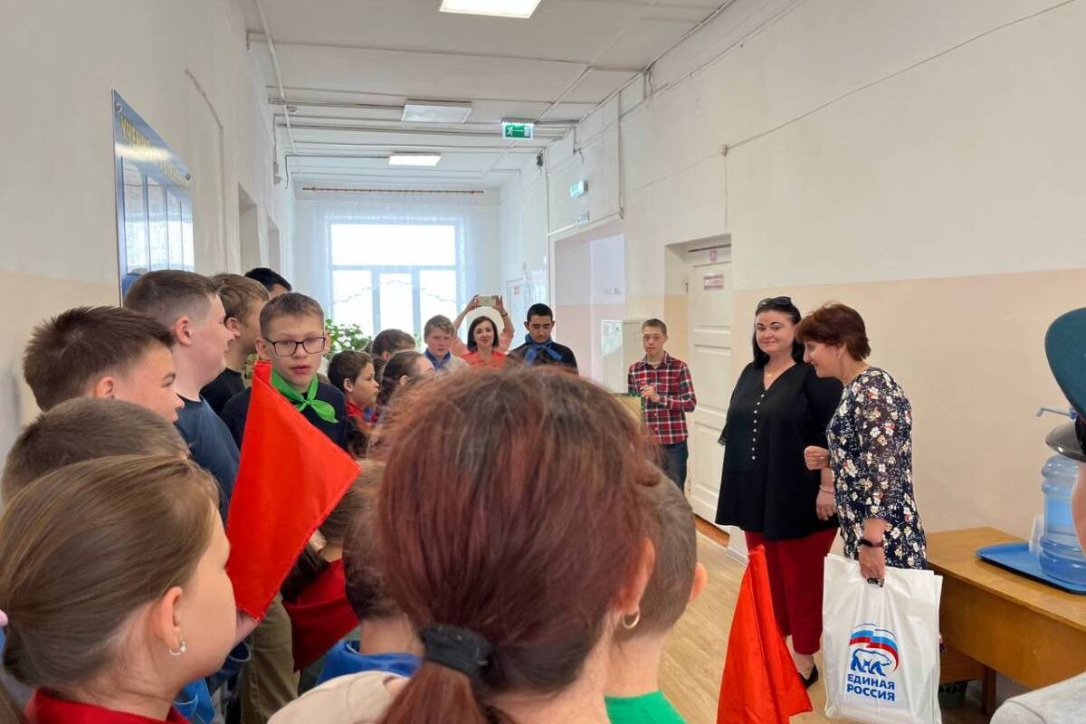 Партийцы провели акцию «Детство без опасности» в коррекционной школе №2 г. Йошкар-Олы
