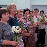 «Единая Россия» поздравила с профессиональным днём соцработников
