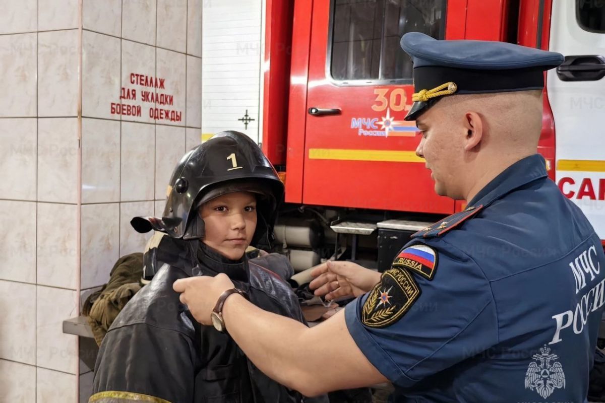 Сотрудники МЧС провели «День открытых дверей» для ребят из многодетных семей